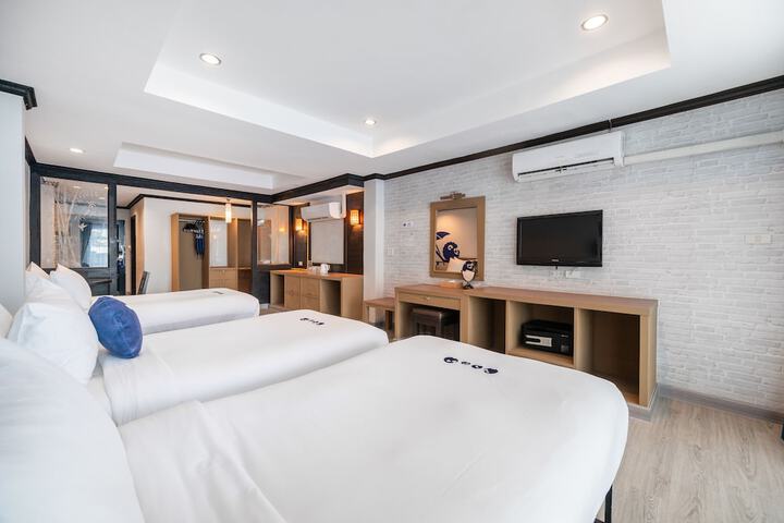 Room 16 of 113
