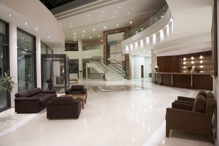 Entrance & Lobby