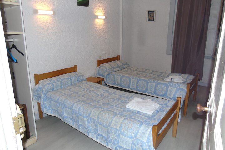 Room 5 of 17