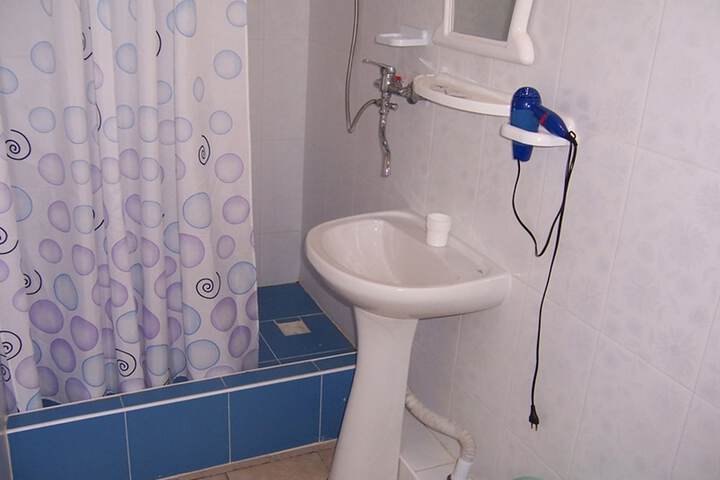 Room 16 of 47