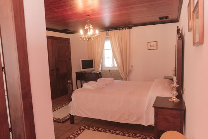 Room 5 of 74