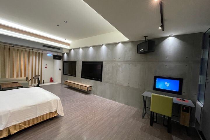 Room 137 of 216
