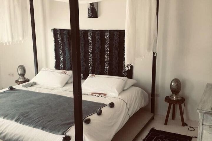 Room 2 of 28
