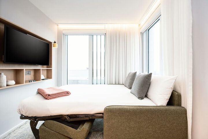 Room 47 of 82