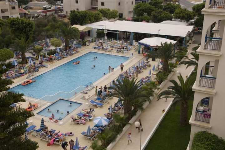Pools & Facilities