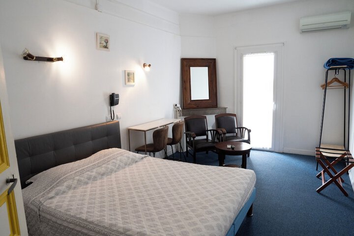 Room 38 of 80