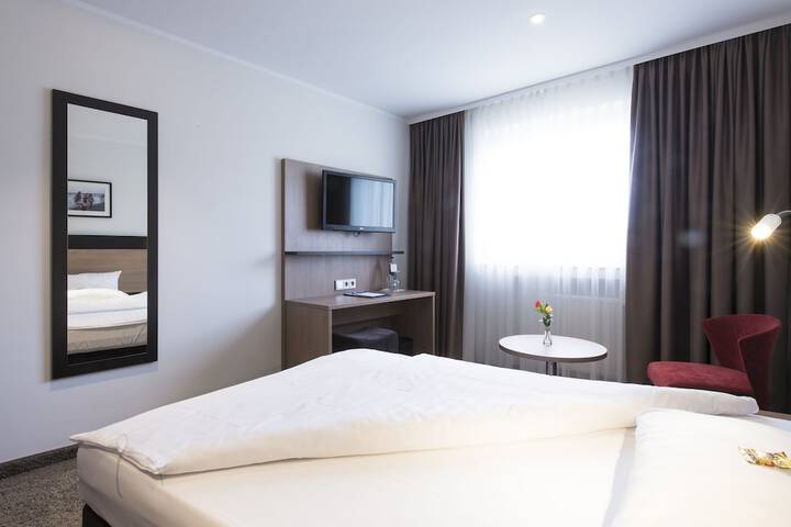 Room 9 of 70