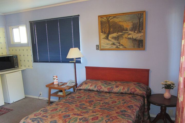 Room 3 of 12