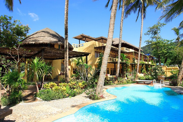 Pools & Facilities