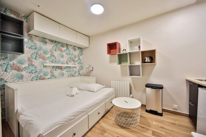 Room 9 of 26