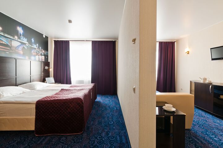 Room 11 of 40