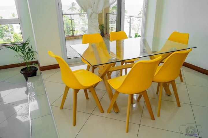 Dining 175 of 190