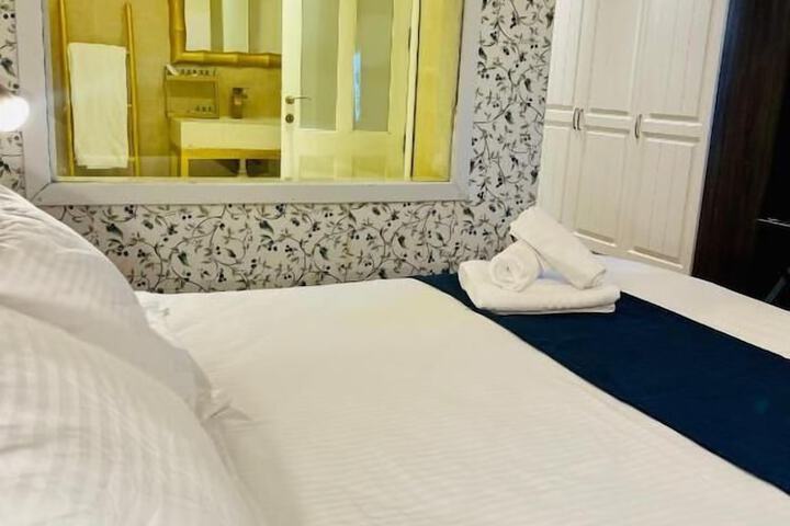 Room 2 of 97