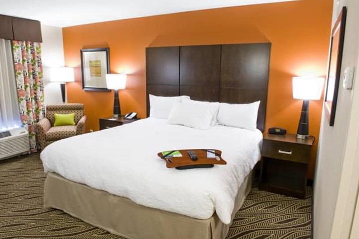 1 King Bed (1 of 18)