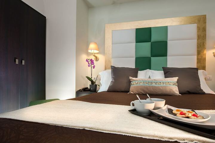 Room 5 of 38