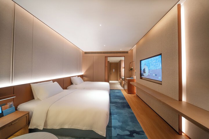 Room 13 of 44