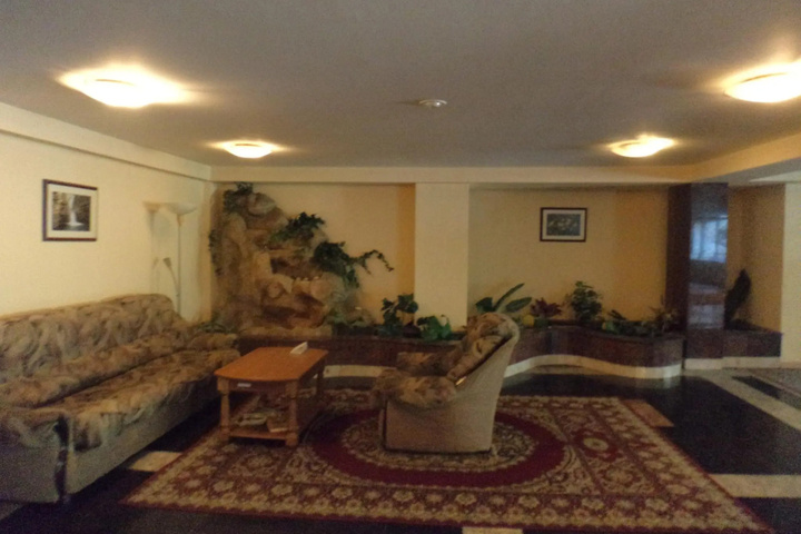 Room 11 of 25