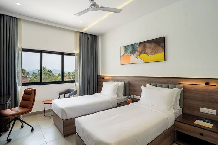 Room 2 of 18