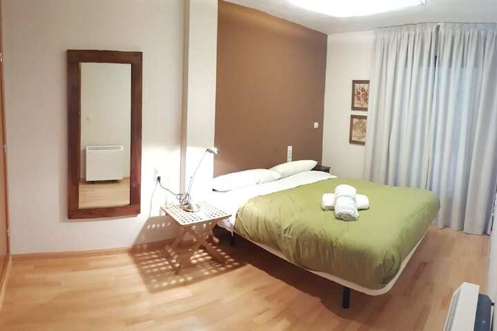 Room 28 of 349