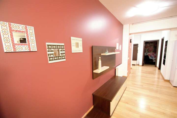 Room 115 of 206