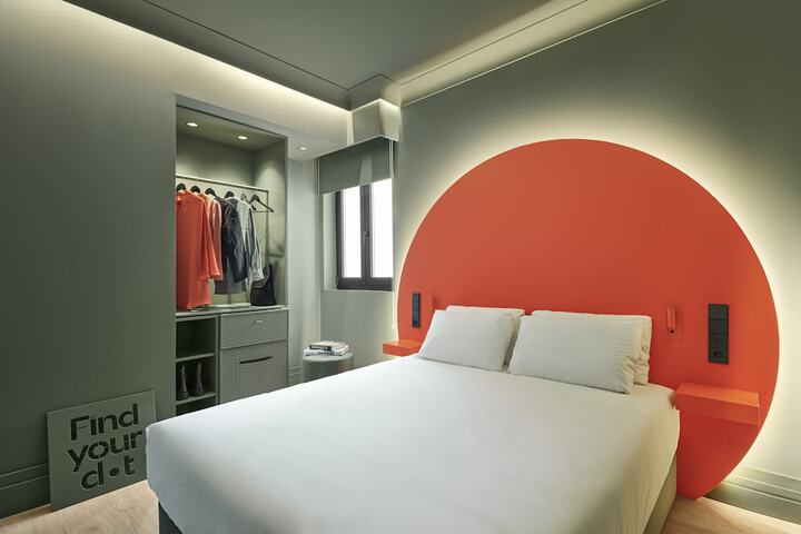 Room 9 of 53