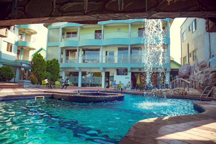 Ange Hill Hotel