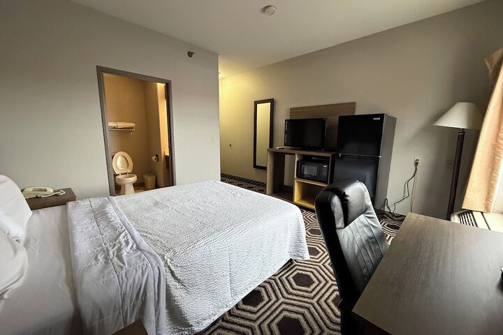 Room 4 of 27