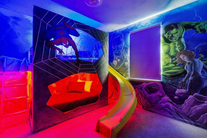 Room 10 of 28