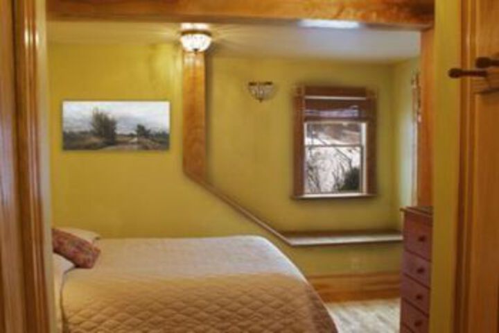 Room 33 of 120