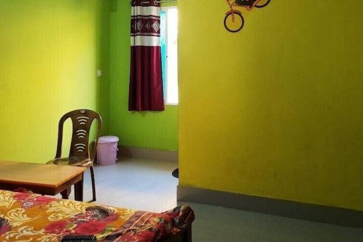 Room 8 of 13