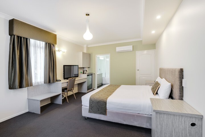 Room 6 of 46