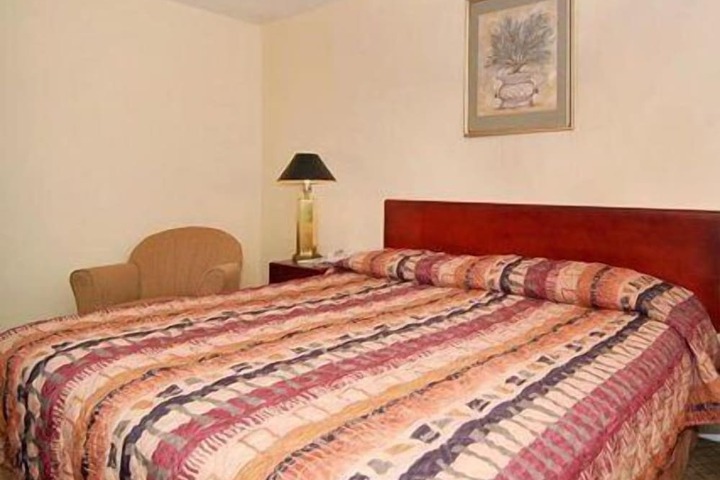 Room 8 of 30