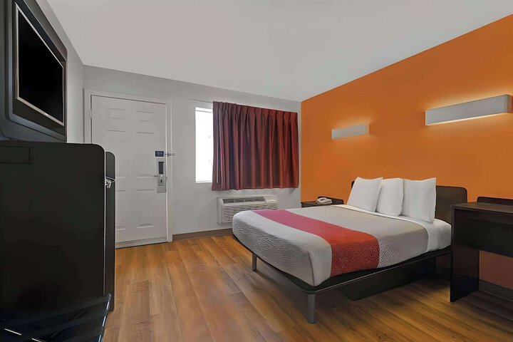 2 Double Beds (12 of 20)