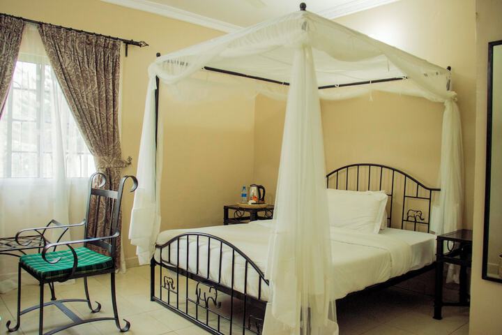 Room 21 of 53
