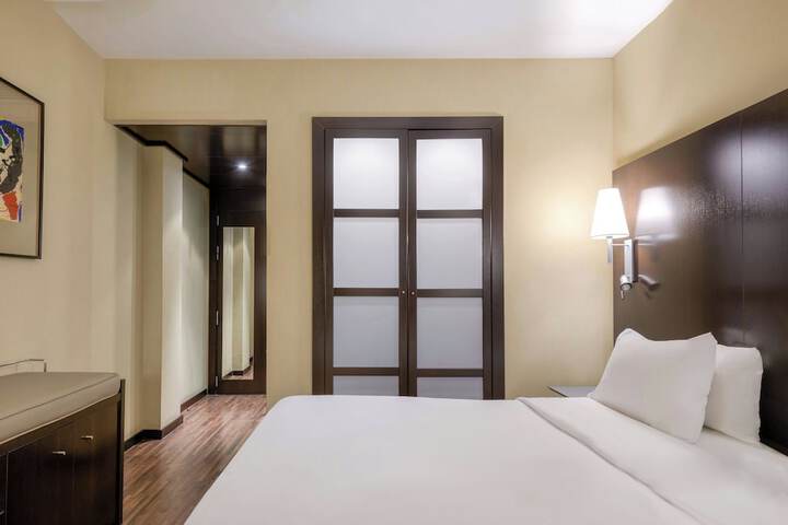 Room 16 of 44