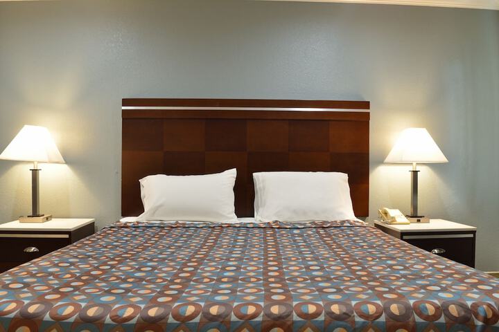 Standard | King Bed (5 of 33)