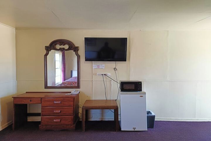 Room 8 of 19