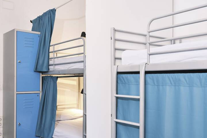 Room 45 of 147