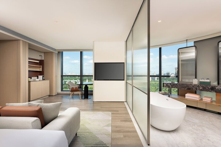 Room 16 of 83
