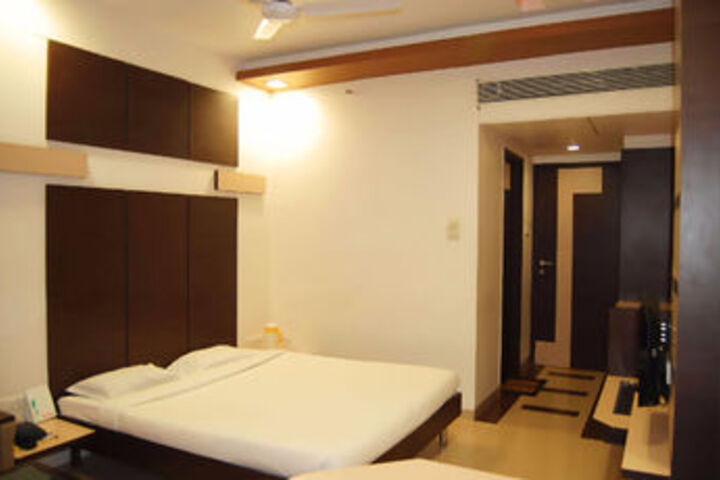 Vista Rooms at Dhar Road