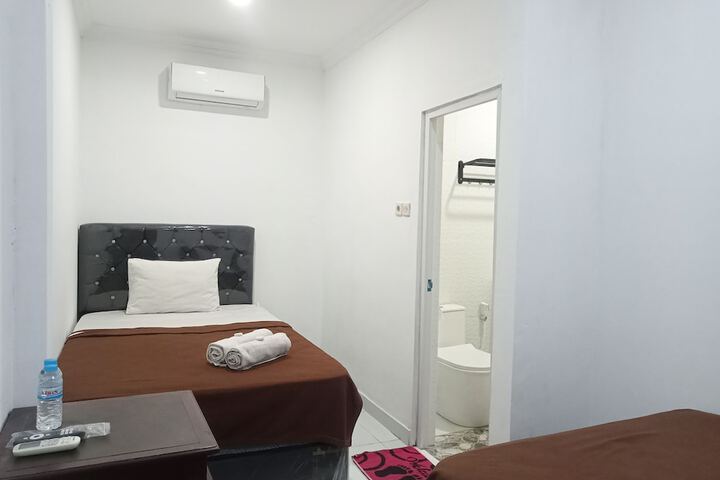 Room 8 of 29