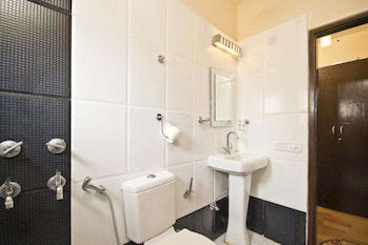 Room 6 of 23