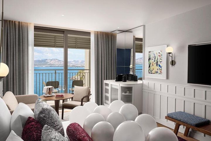 Room 93 of 331
