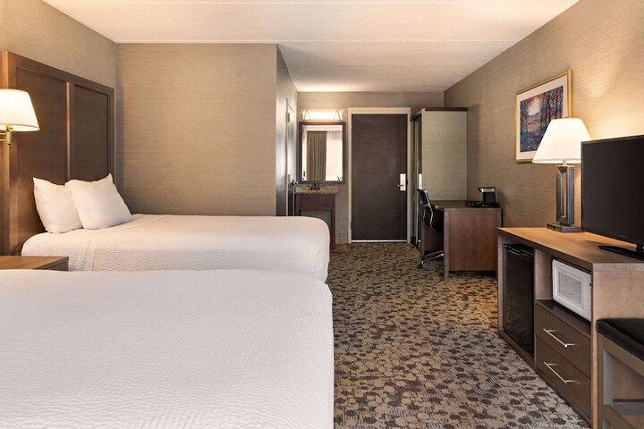 2 Double Beds (6 of 16)