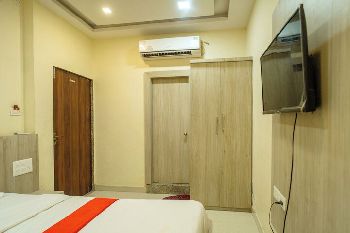 Room 11 of 37