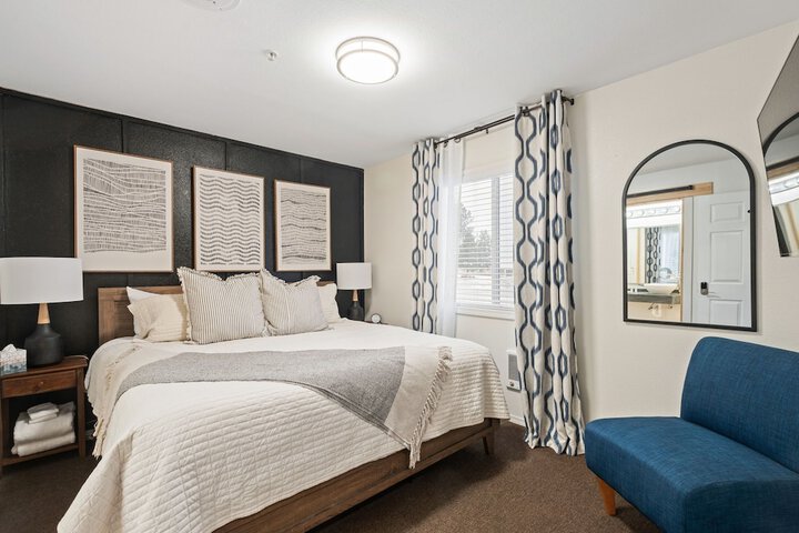 Room 5 of 17