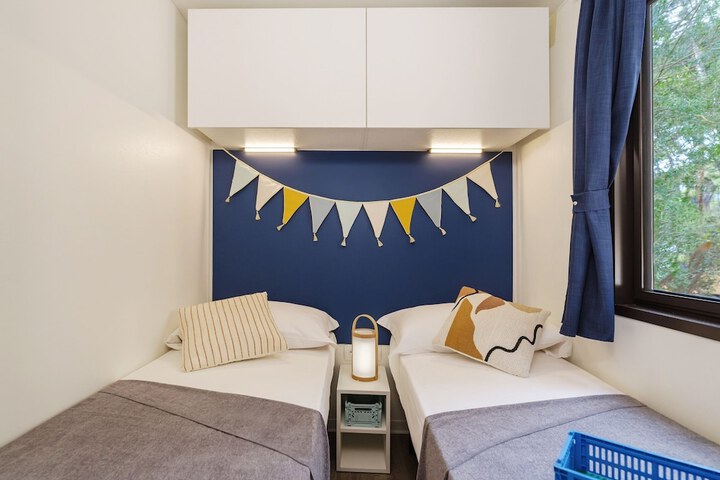 Room 5 of 48