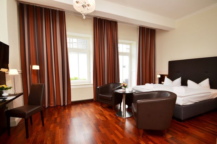Room 10 of 50