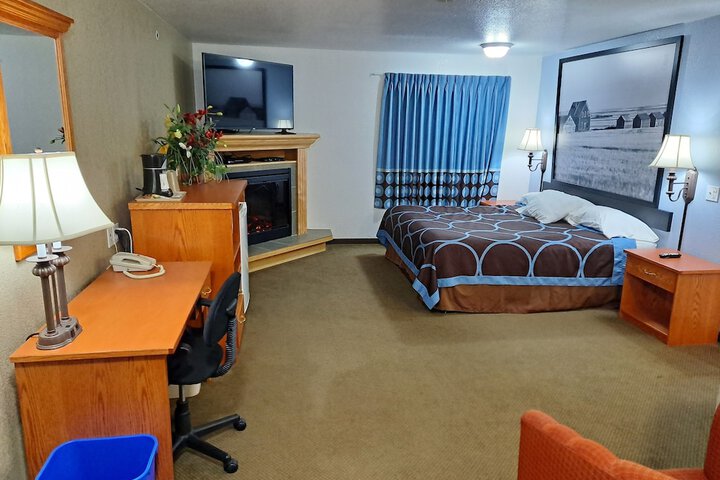 Room 6 of 32