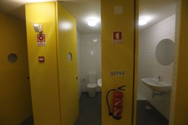 Room 5 of 119